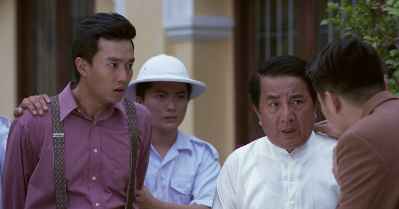 Vừa thoát chết, Ba Trang (Kim Tuyến) lại chứng nào tật nấy quay lại con đường bài bạc